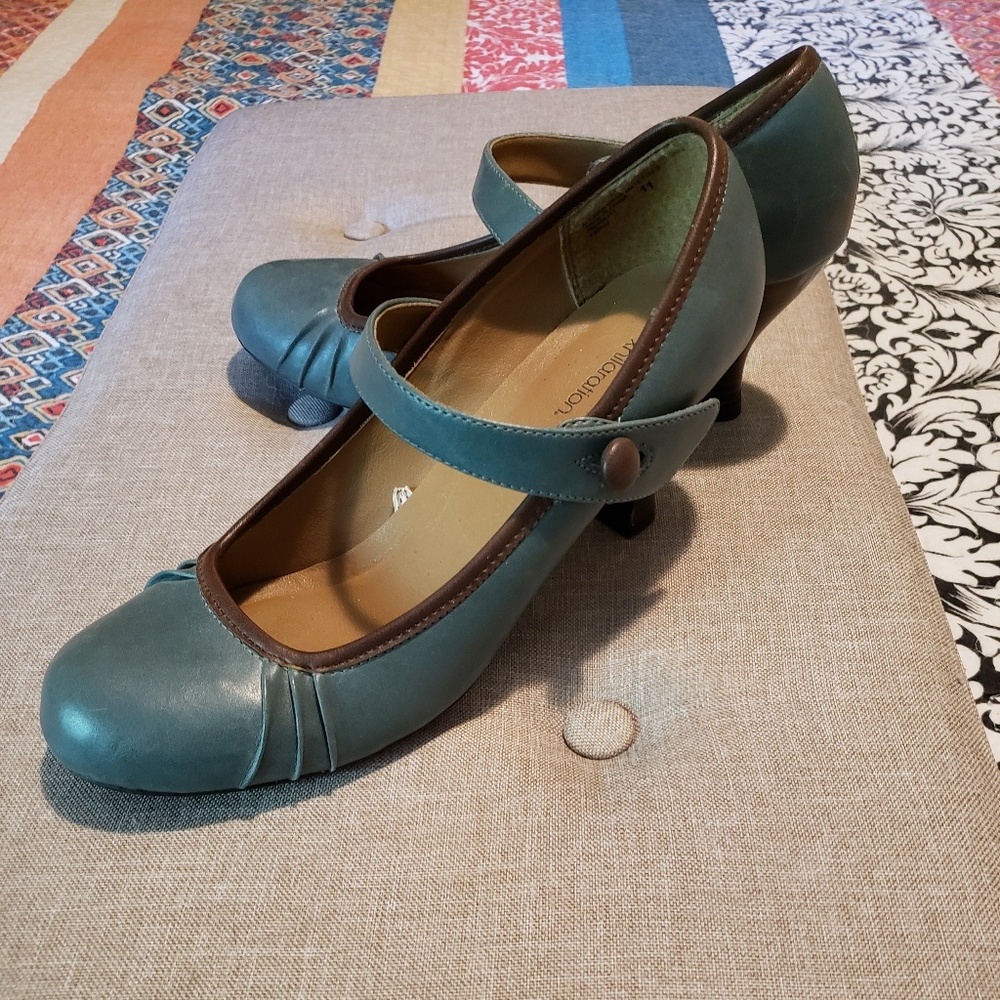 Xhilaration heels